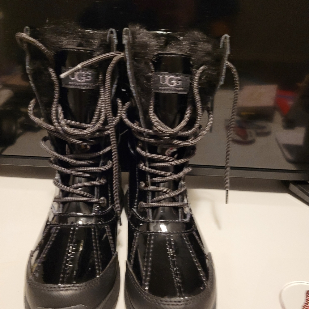 UGG Black Winter Boots - Picture 11 of 11